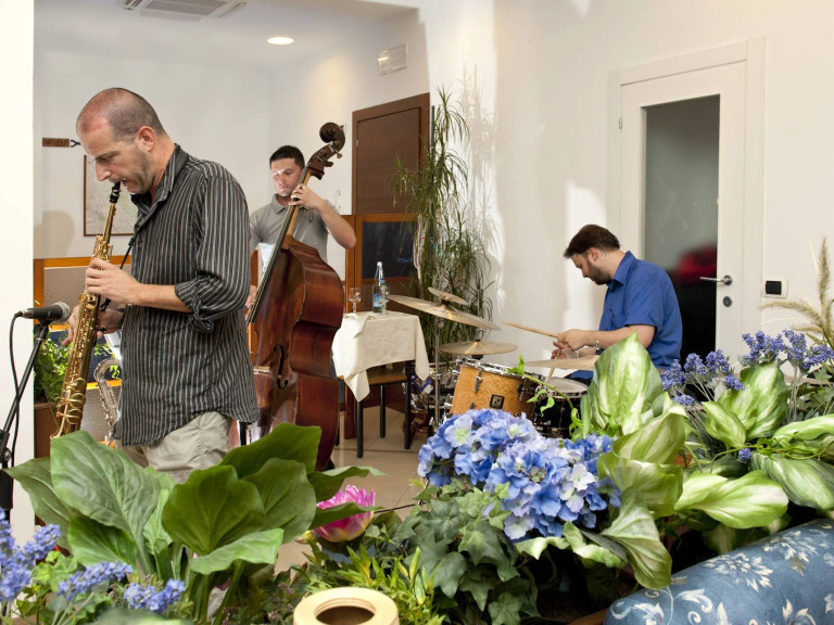 media.HotelLina_festa